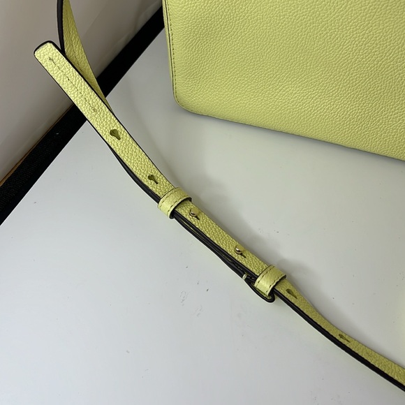 Kate Spade yellow saffiano leather crossbody - Picture 7 of 8